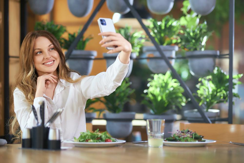¿Cenas gratis por contenido? Así funcionan estas apps