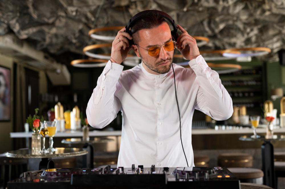 Afterworks con DJ: la revolución del ocio urbano en hoteles y rooftops