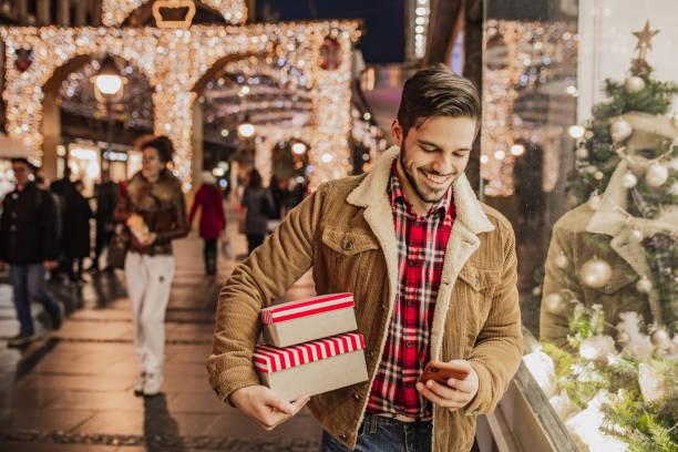 Psicología del consumo en diciembre: por qué la gente gasta más